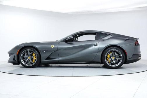 2019 Ferrari 812 Superfast Base