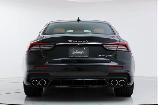 Nero Ribelle Metallic 2022 Maserati Quattroporte Modena