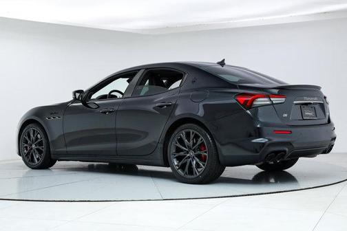 2022 Maserati Ghibli Modena Q4