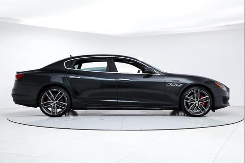 Nero Ribelle Metallic 2022 Maserati Quattroporte Modena Q4