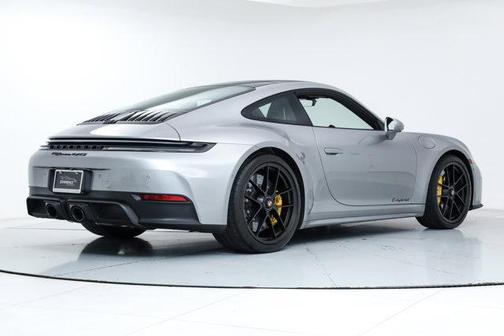 2025 Porsche 911 Carrera 4 GTS