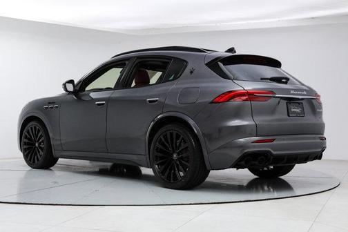 Gray 2023 Maserati Grecale Modena