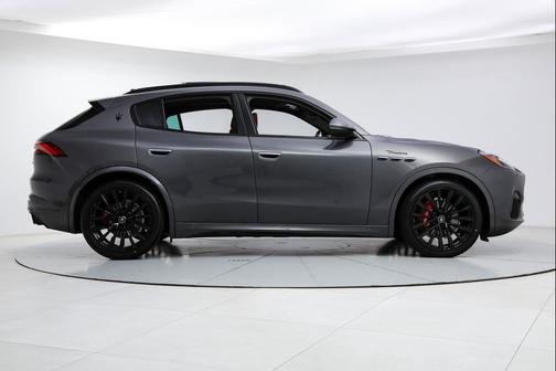 Gray 2023 Maserati Grecale Modena