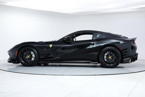 2024 Ferrari 812 Competizione 