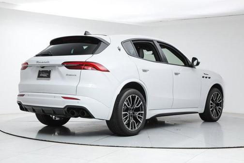 Bianco 2023 Maserati Grecale Modena