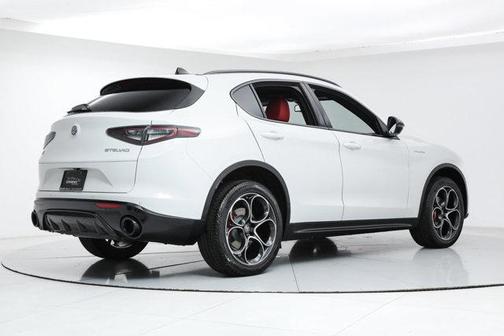 2025 Alfa Romeo Stelvio Sprint AWD