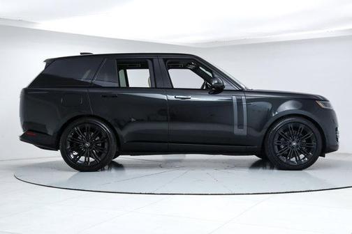 2024 Land Rover Range Rover P530 SE