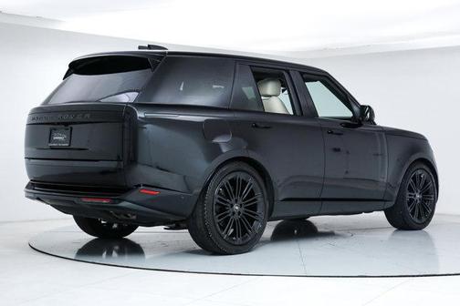 2024 Land Rover Range Rover P530 SE