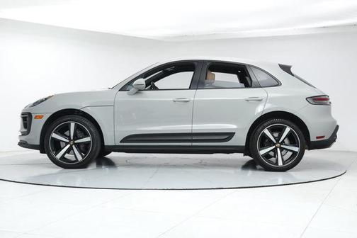 2022 Porsche Macan Base