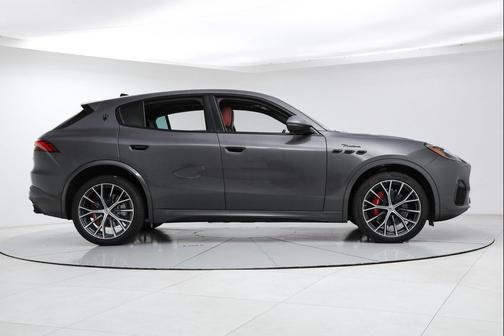 Grigio Lava Metallic 2026 Maserati Grecale Modena