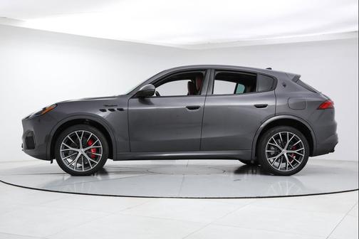 Grigio Lava Metallic 2026 Maserati Grecale Modena