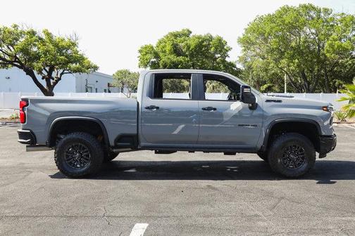 2025 Chevrolet Silverado 2500 4WD Crew Cab Standard Bed ZR2