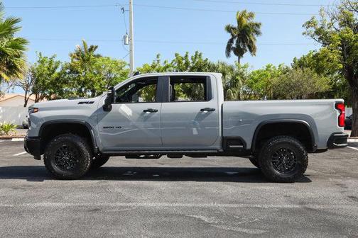 2025 Chevrolet Silverado 2500 4WD Crew Cab Standard Bed ZR2