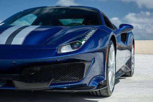 2020 Ferrari 488 Pista Base