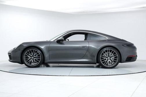 2022 Porsche 911 Carrera