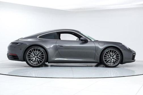 2022 Porsche 911 Carrera