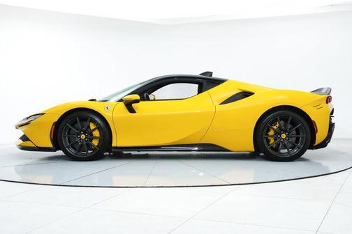 2022 Ferrari SF90 Stradale Coupe