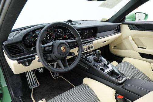 2022 Porsche 911 GT3 w/Touring Package