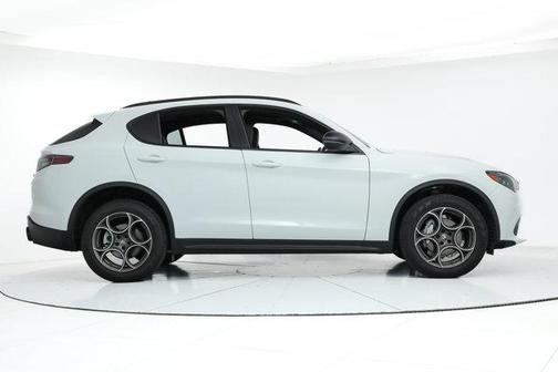 2025 Alfa Romeo Stelvio Sprint AWD