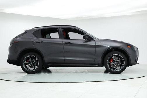 2025 Alfa Romeo Stelvio Sprint