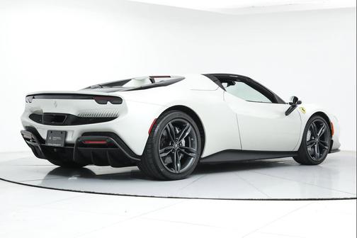 Bianco Fuji 2025 Ferrari 296 GTS Convertible
