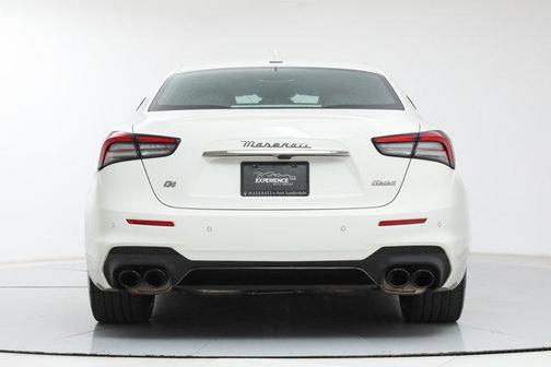 Bianco 2023 Maserati Ghibli Modena