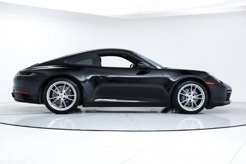 2022 Porsche 911 Carrera