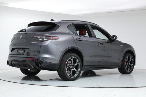 2025 Alfa Romeo Stelvio Sprint AWD