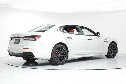 2022 Maserati Quattroporte Modena Q4