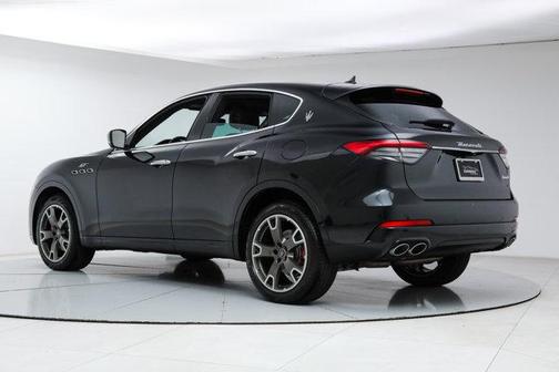 Nero Ribelle Metallic 2023 Maserati Levante GT