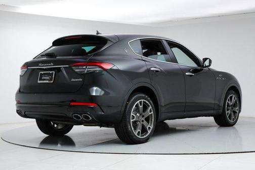 Nero Ribelle Metallic 2023 Maserati Levante GT