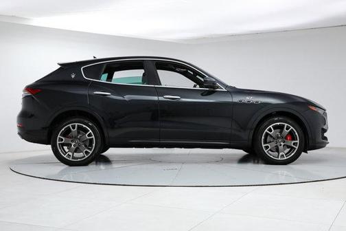 Nero Ribelle Metallic 2023 Maserati Levante GT