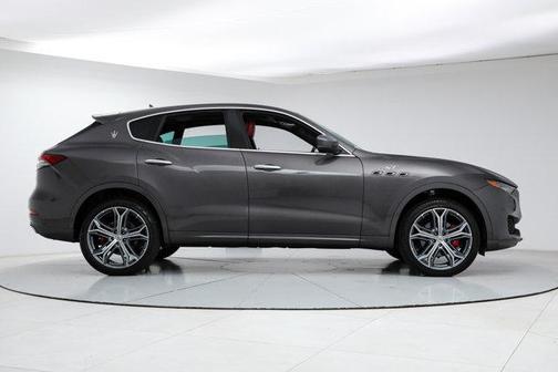 Grigio Maratea Metallic 2023 Maserati Levante GT