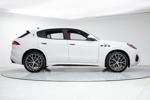 2026 Maserati Grecale Modena