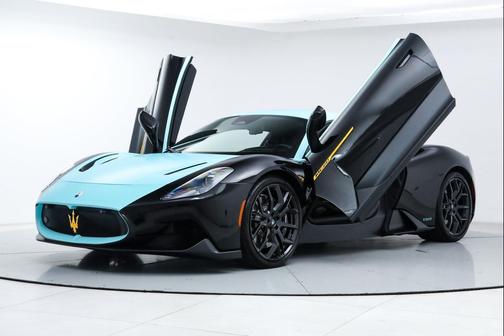 Black 2025 Maserati MC20