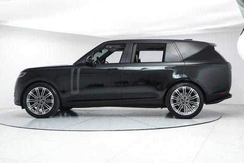 2025 Land Rover Range Rover P400 SE 7 Seat