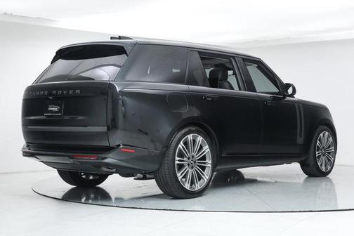 2025 Land Rover Range Rover P400 SE 7 Seat