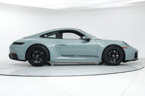2025 Porsche 911 Carrera T