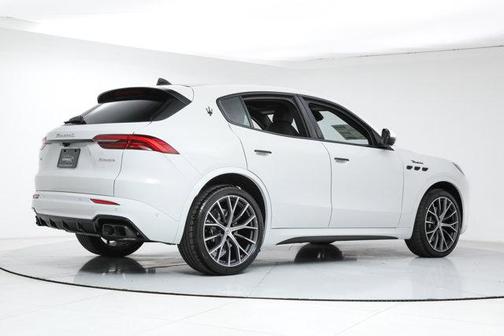 2026 Maserati Grecale Modena