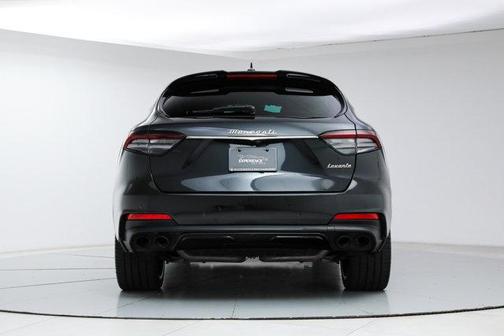 Nero Ribelle Metallic 2022 Maserati Levante Modena