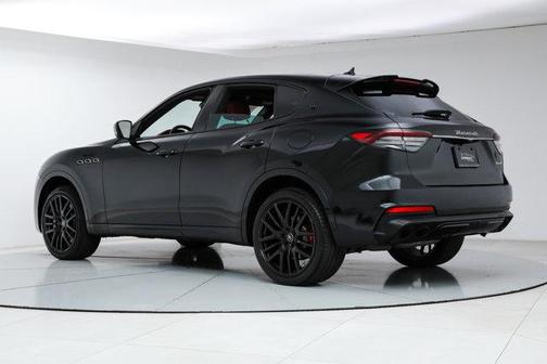 Nero Ribelle Metallic 2022 Maserati Levante Modena