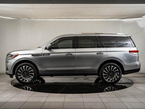 Silver Radiance Metallic Clearcoat 2023 Lincoln Navigator Black Label