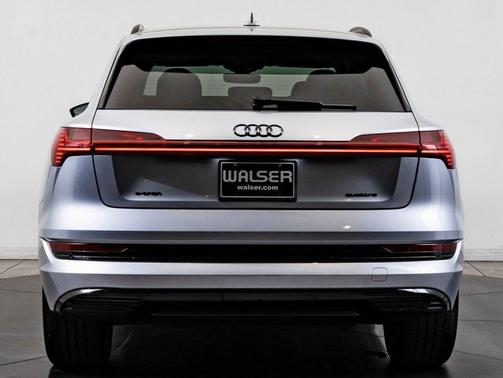 2022 Audi e-tron Premium