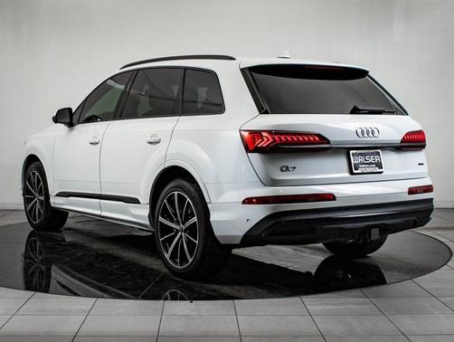 Glacier White Metallic 2023 Audi Q7 Premium Plus