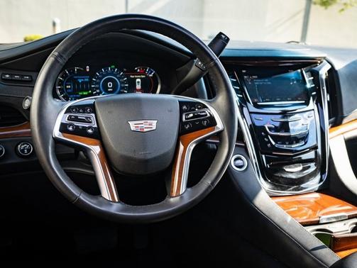 2018 Cadillac Escalade Luxury