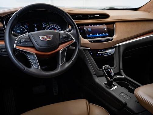 2018 Cadillac XT5 Platinum