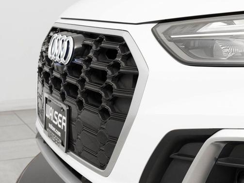 Ibis White 2023 Audi Q5 S line Premium Plus