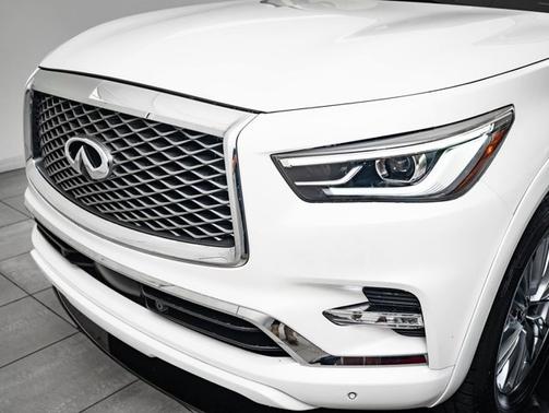 2021 INFINITI QX80 LUXE