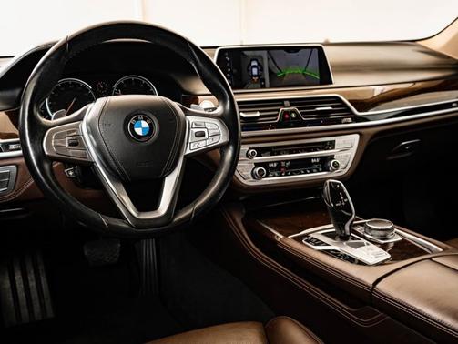 2016 BMW 750 i xDrive