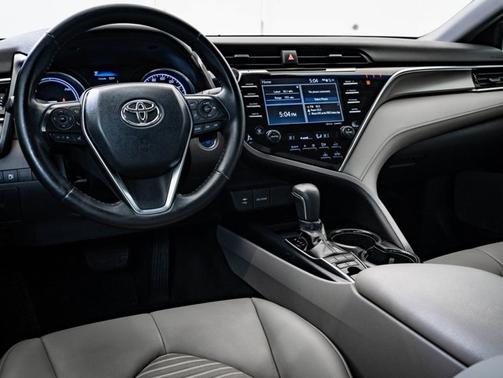 2018 Toyota Camry Hybrid SE